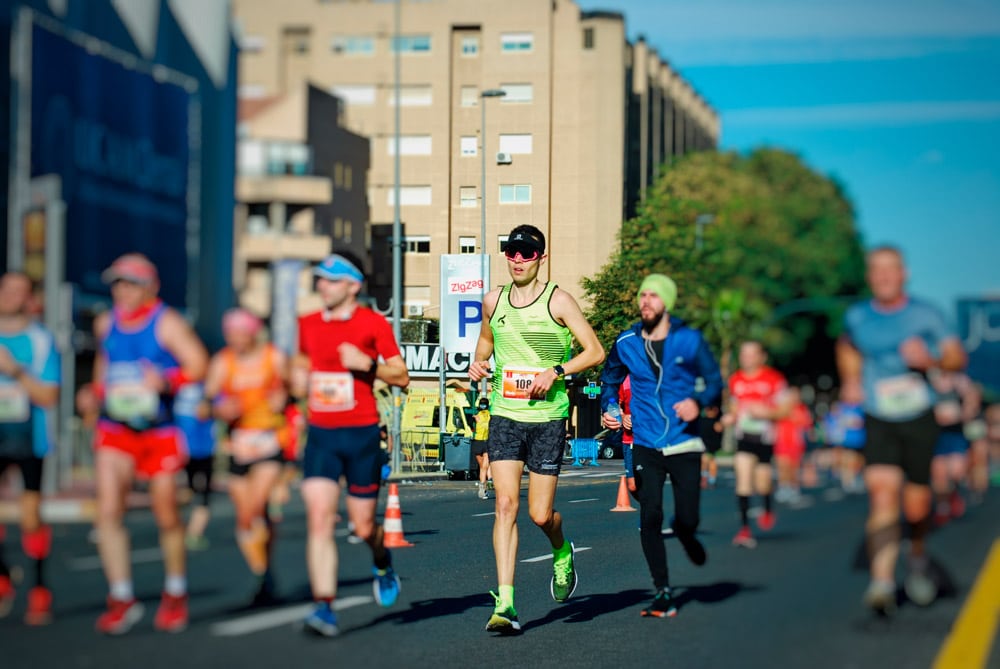 Material para Maratón todo lo que uso: zapatillas, geles, reloj y