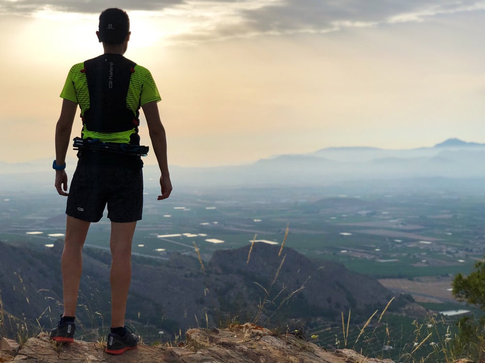 El chaleco-mochila de Decathlon para correr por la montaña