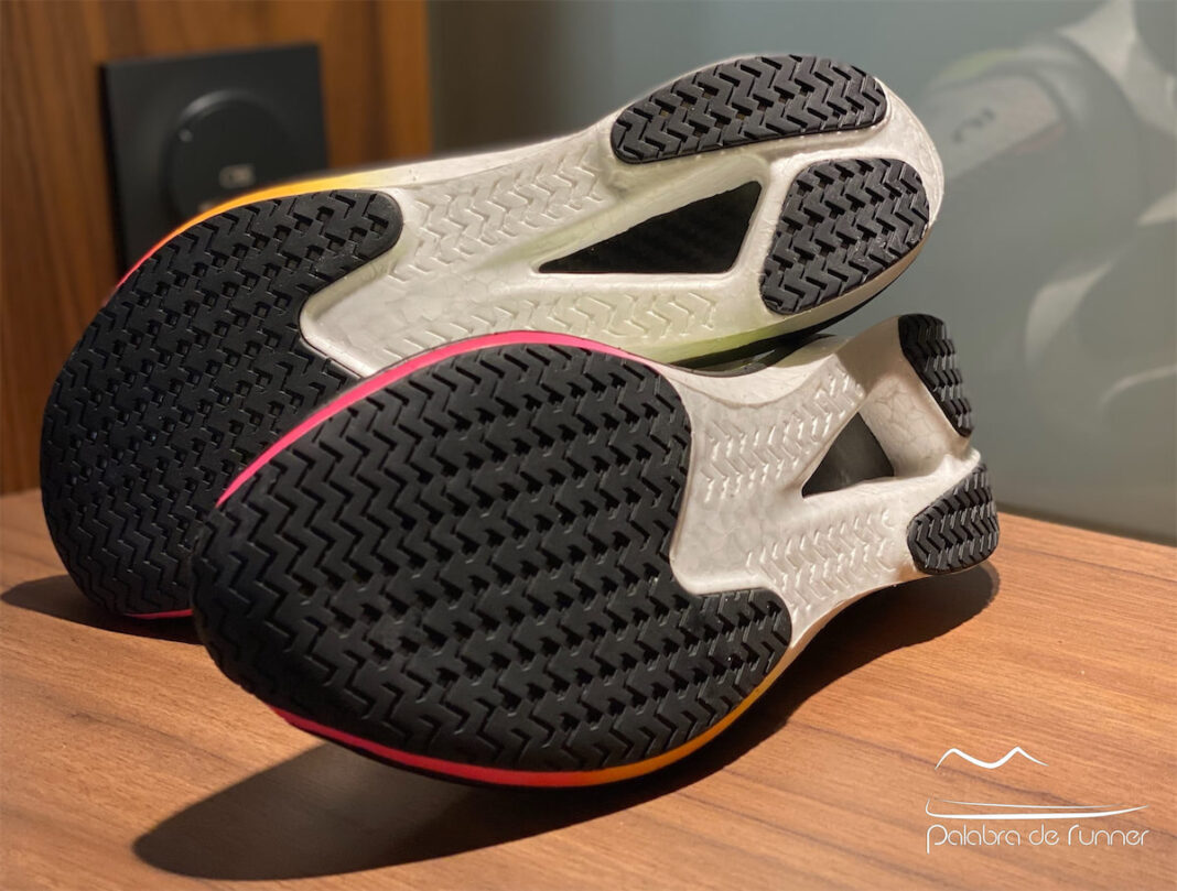 Análisis Kiprun KD900X las zapatillas con placa de carbono Decathlon